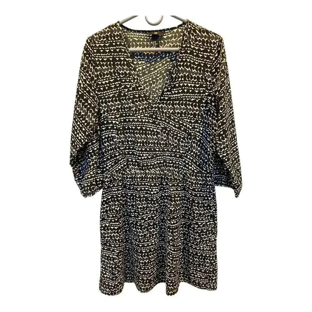 H&M Women's Size 10 Black White Heart Print 3/4 Sleeve V-Neck Fit & Flare Dress